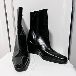 Guess Size 7 Wedge Boots